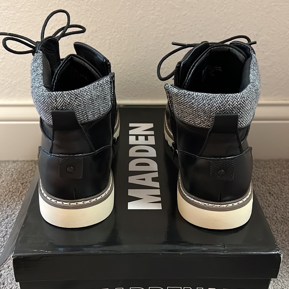 BRAND NEW Steve Madden Boots - Picture 2 of 7